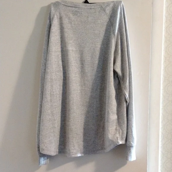 Woman’s Karen Neuburger Large Live Love Lounge Sleep top in gray. New with tags - Picture 3 of 4